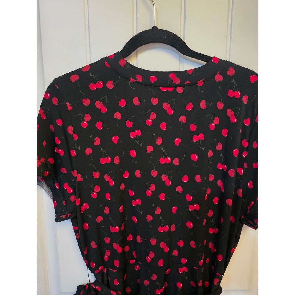 Torrid Cherry Print Faux Wrap Dress Size 1 Black Red Retro Pin Up Rockabilly - Picture 3 of 12